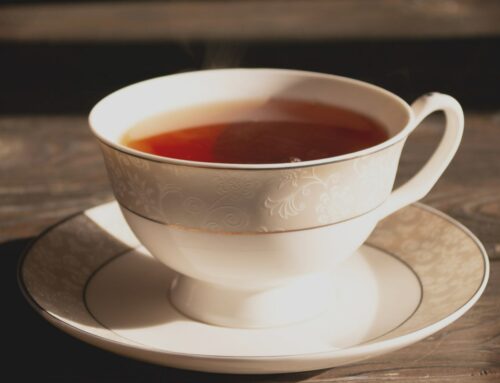 How to Enjoy the Health Benefits of Black Tea With Almond Milk